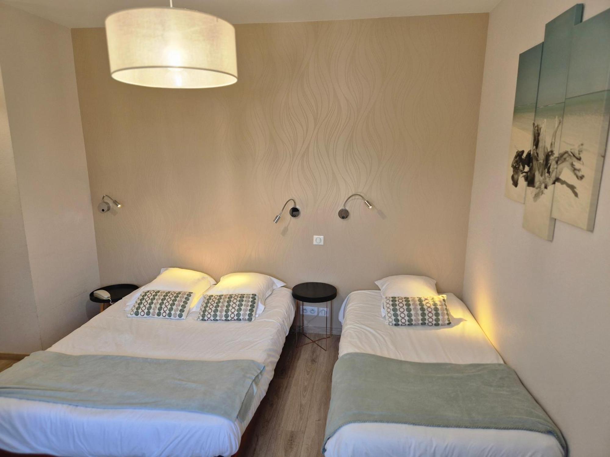 Logis Hotel Restaurant L'Oustal Naves  エクステリア 写真