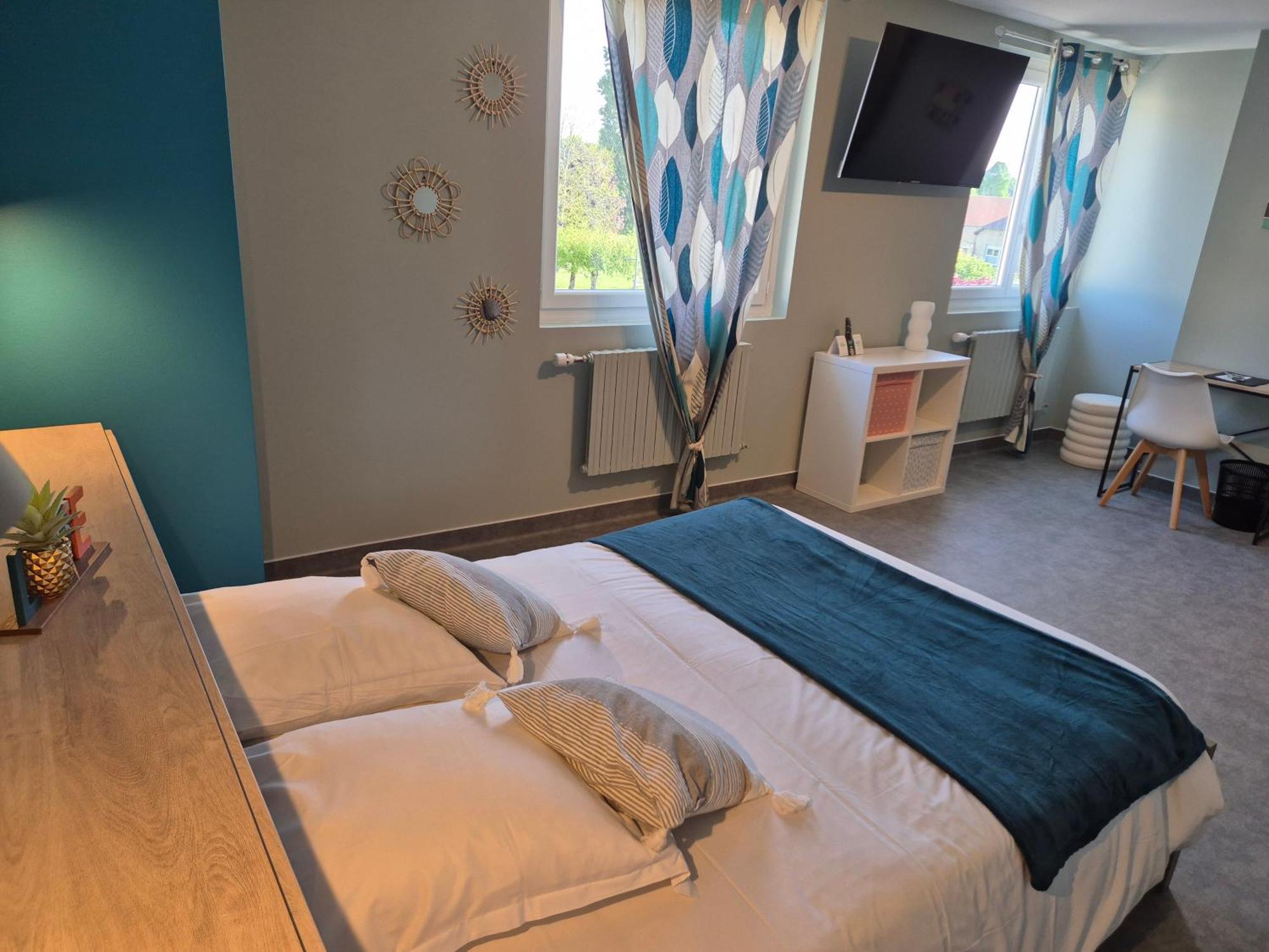 Logis Hotel Restaurant L'Oustal Naves  エクステリア 写真