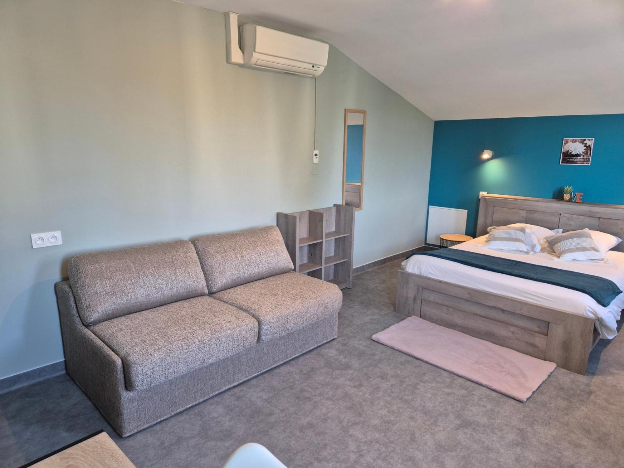 Logis Hotel Restaurant L'Oustal Naves  エクステリア 写真