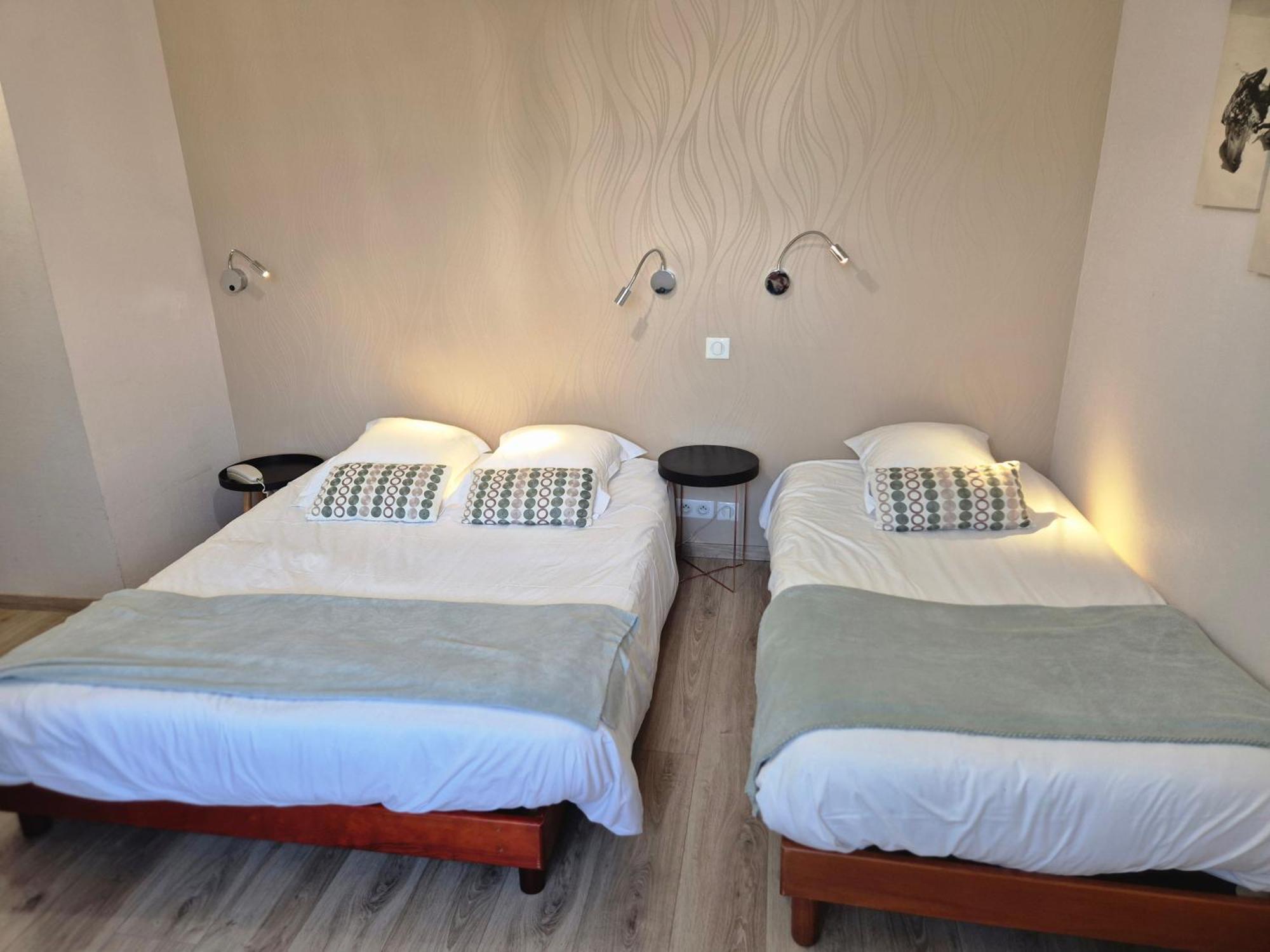 Logis Hotel Restaurant L'Oustal Naves  エクステリア 写真