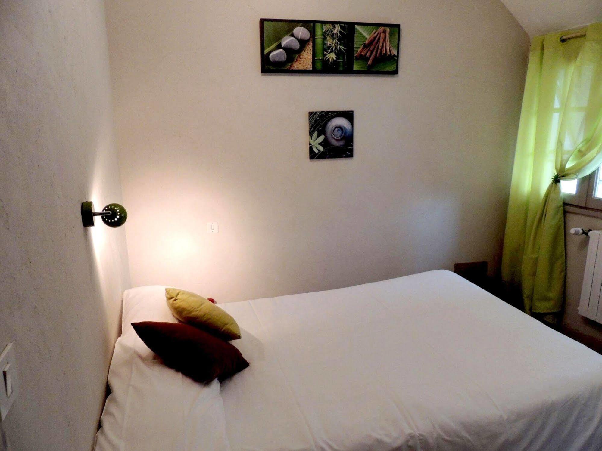 Logis Hotel Restaurant L'Oustal Naves  エクステリア 写真