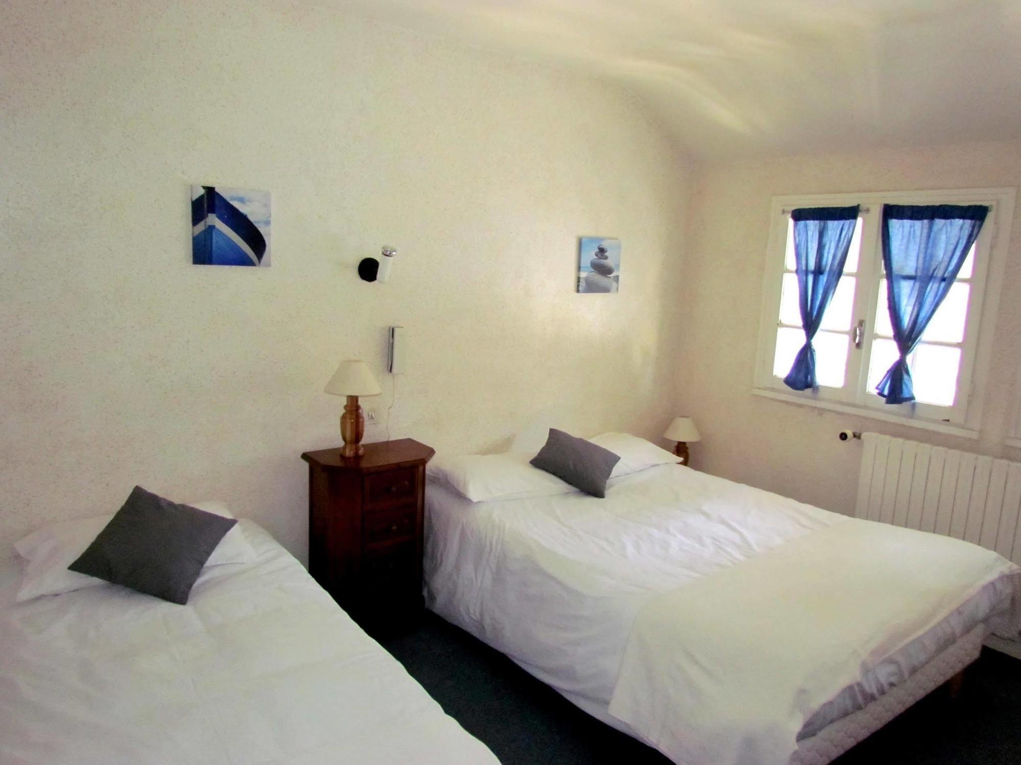 Logis Hotel Restaurant L'Oustal Naves  エクステリア 写真